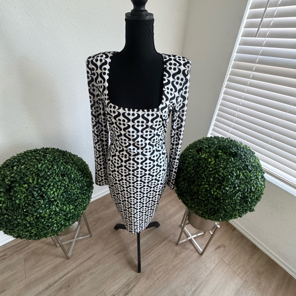 S by Serena Black and White Patterned Dress